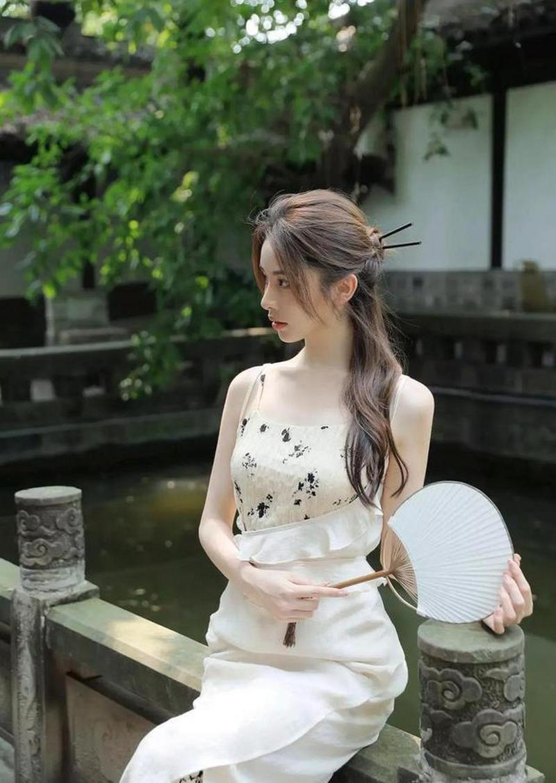 金瓶莲